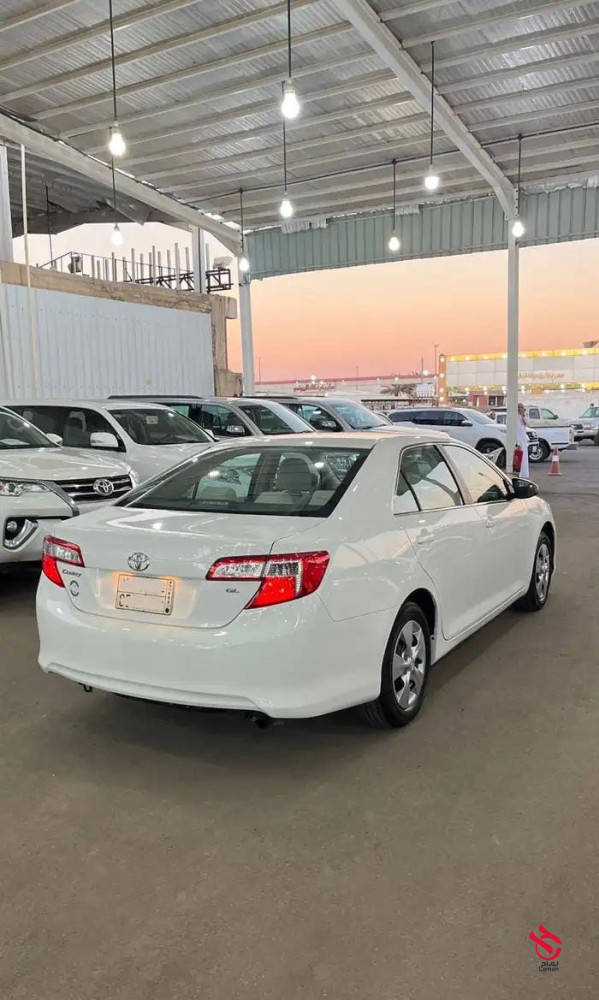 toyota-kamry-2015-big-9