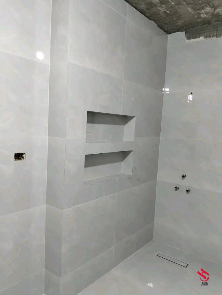 معلم بلاط
