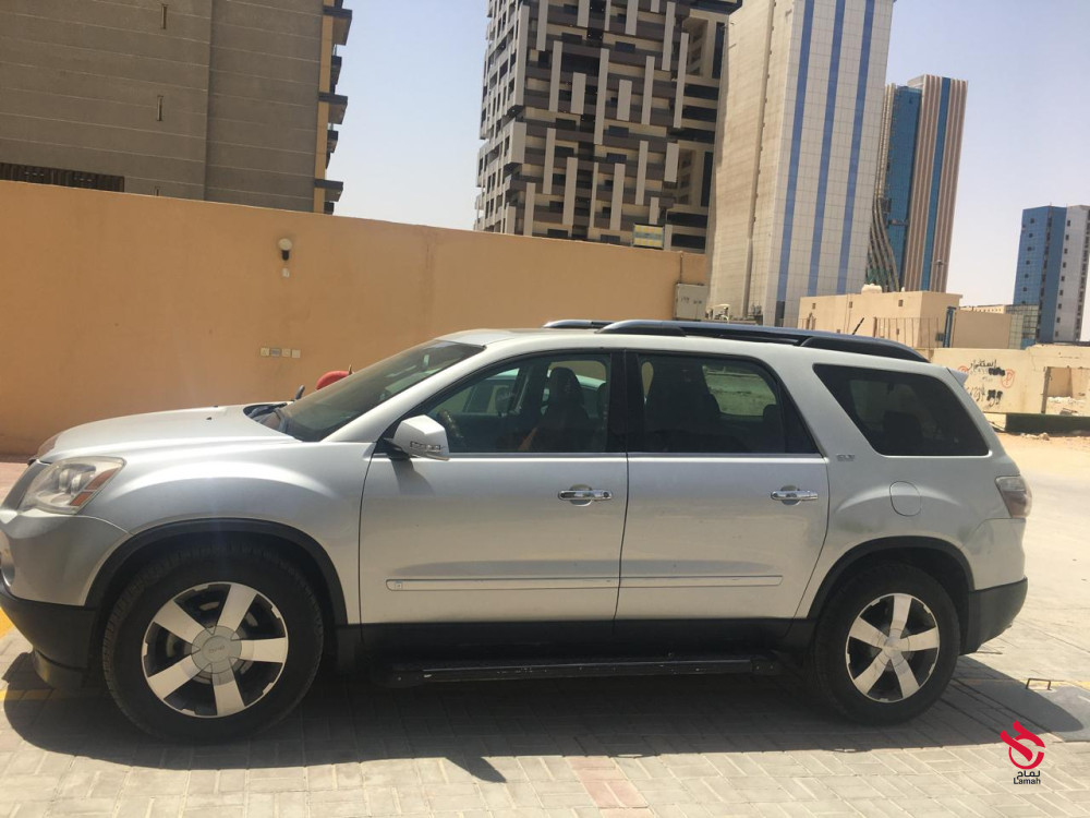 GMC car سيارة جمس اكاديا فرصة بحالة جيدة جدا 2009